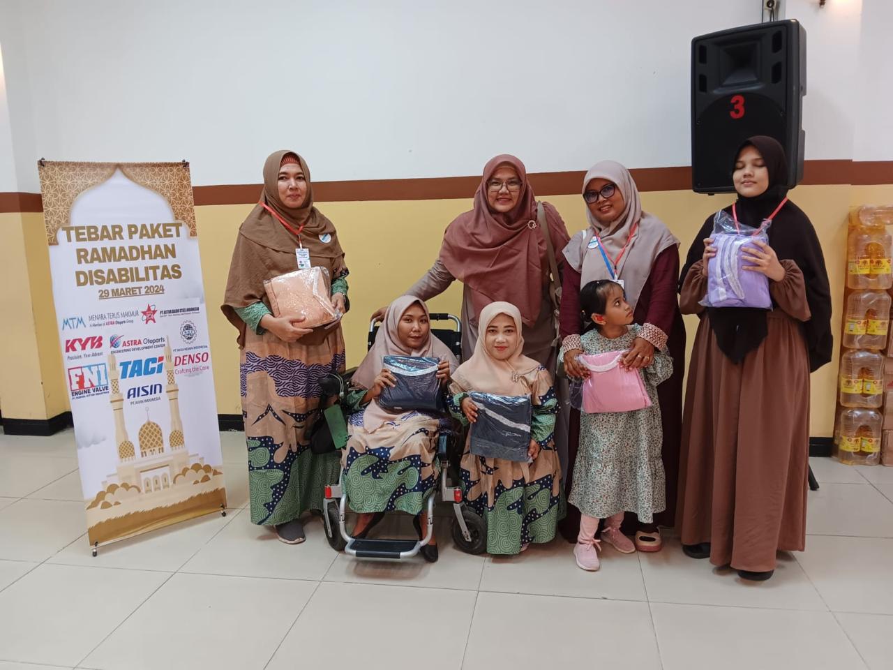 Tebar Paket Ramadhan Disabilitas
