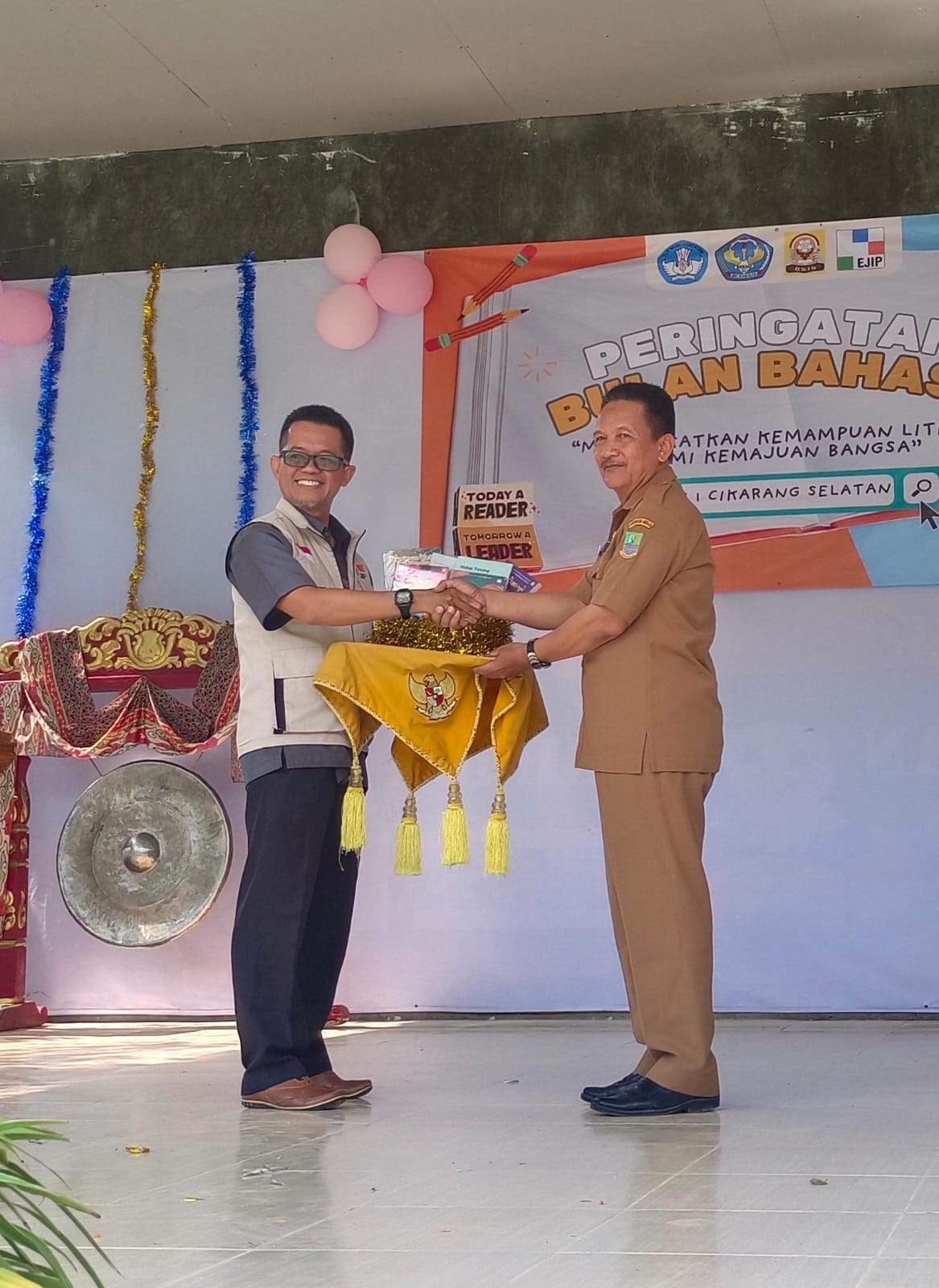 Donasi Buku Bacaan untuk Perpustakaan Sekolah