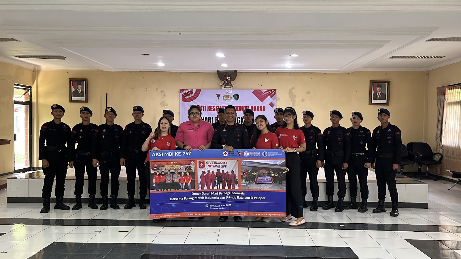 DONOR DARAH MARI BERBAGI INDONESIA BERSAMA PALANG MERAH INDONESIA DAN BRIMOB D PELOPOR  OLEH YAYASAN BERSATU MEMBANGUN INDONESIA SEJAHTERA