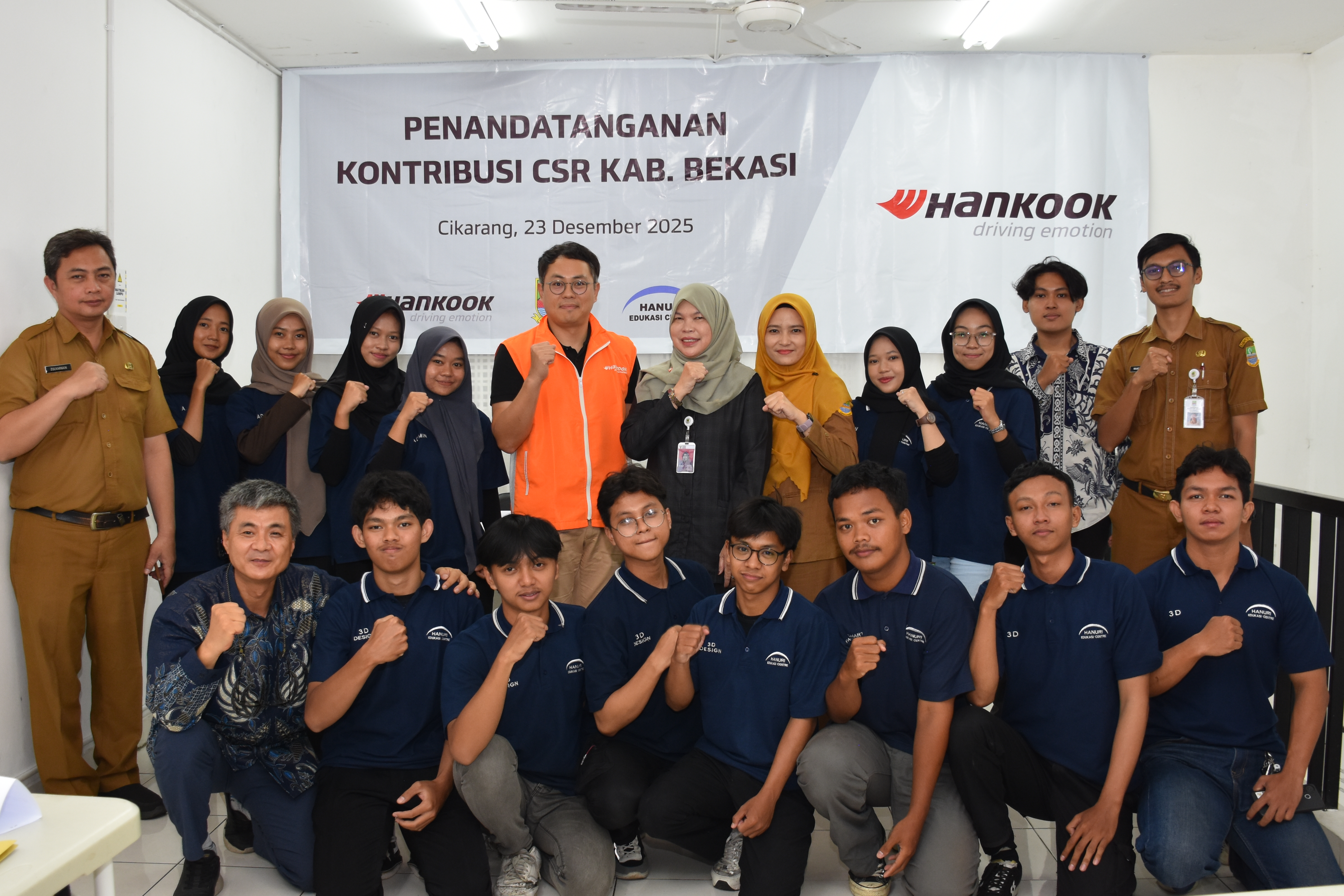 Penyediaan fasilitas pelatihan bagi masyarakat usia produktif